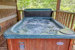 PrivateTwo Bedroom Log Cabin near Pigeon Forge - Image 4