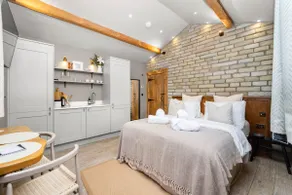 Beautiful Private apartment in Luxury Rural Escape - Image 4