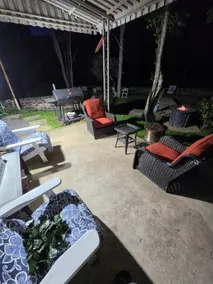 Riverside Cottage Private Islands, Epic Stone Wall - Image 3