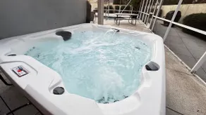 The Coconut Courtayrd-Private Pool& Tiki Hot Tub-Minutes From Fun-Walk 2 Golf - Image 5