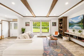 New Luxurious Modern Private Home Near Evansville - Image 2
