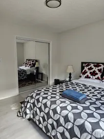 Lovely 2-bedroom condo/free parking on premises - Image 5