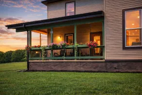Beautiful Manor with 4 bedrooms and 3 baths - Image 3