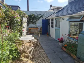 Cozy converted net loft in the heart of Porthleven - Image 4