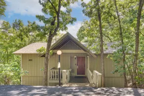 2 Decks, Pool Access! Osage Beach Family Retreat - Image 2