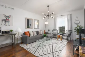 Music Row Retreat with Pool and Free Parking, Walk to Bars! - Image 3