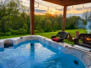 Fall specials! Hot tub,Fireplace,Games, King beds - Image 2