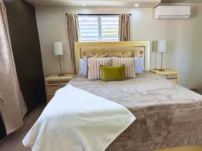 Apartment with Private Pool, King Bed, Near Beach - Image 3