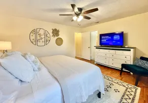 Townhome In Pbg, King Bed, Pergola, Bbq & Fire Pit - Image 4