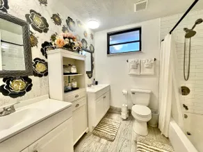 Townhome In Pbg, King Bed, Pergola, Bbq & Fire Pit - Image 5