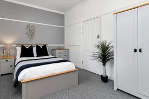 Comfy & Spacious Home | Work & Groups - Image 5