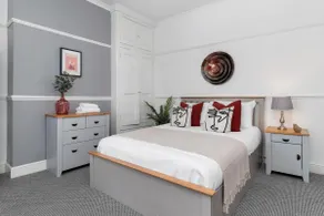 Comfy & Spacious Home | Work & Groups - Image 4