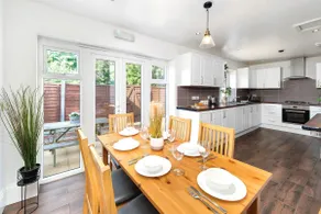Comfy & Spacious Home | Work & Groups - Image 2