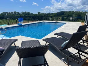Peaceful Stone Mountain Hot Tub Pool winery Hiking - Image 3