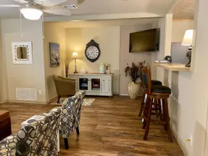 The Heron: Comfy 3 BR Getaway near beaches, Grill - Image 2