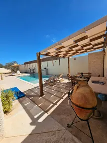 Beautiful houche with pool, not overlooked - Image 2
