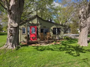 ”That 70's Cottage” (on Lake Erie!) Free Firewood! - Image 2