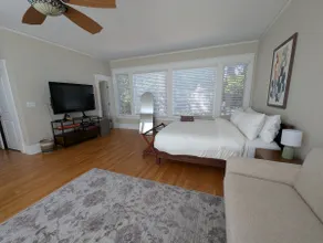 Luxurious 1BR in Grand Old Home - Image 4