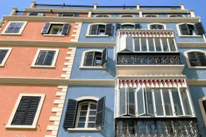 Grand Central House - Premium Two Bedroom Balcony - Image 2