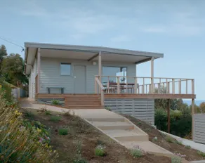 Iluka Bach - Beautiful sea views at Wye - Image 5