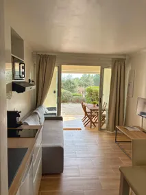 Ground floor, wifi, swimming pools, parking - Image 5
