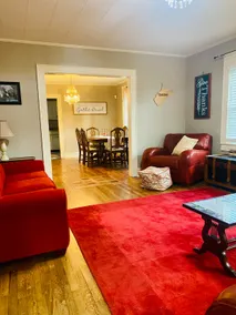 Walk to Town or Hike/Bike to NRG, Hot Tub 3 Br - Image 5