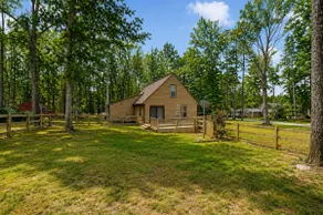 Large 4BR | Dock | Deck | Firepit | Ping Pong - Image 3