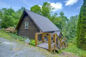 Cozy Boone Cabin w/ Deck: Close to Downtown! - Image 2