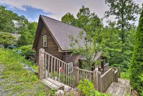 Cozy Boone Cabin w/ Deck: Close to Downtown! - Image 3