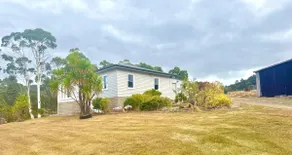 Cairns Bay Waterfront Retreat - Image 2