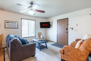 1BR I Downtown, Queen, Free W/D, Garage - Image 2