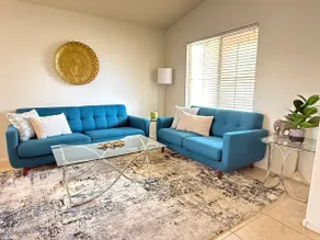 Contemporary 3 bedroom Gilbert home with pool - Image 2