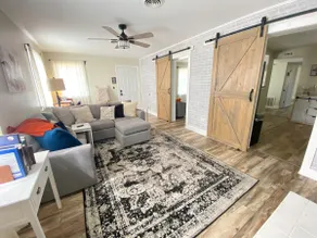 Cheerful Home w/Fireplace - Image 3