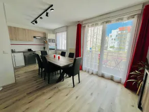 Charming 2-room apartment with free parking - Image 2