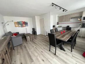 Charming 2-room apartment with free parking - Image 3