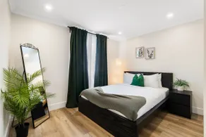 Elegant 3BR Retreat | Laval • King Bed • Parking - Image 5