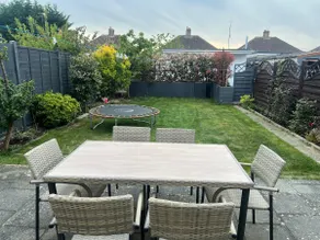 Beautiful 3 bedroom house with garden + Parking - Image 2