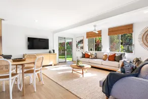 Styled 3 BR Tropical Family Home w Pool at Coolum - Image 2