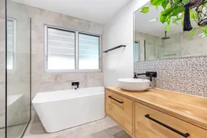 Styled 3 BR Tropical Family Home w Pool at Coolum - Image 4
