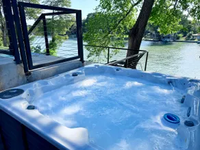 Lux Lakefront Retreat, Pool, Hot Tub, Sleeps 24 - Image 3