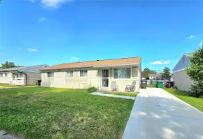 Bright & Cozy 4BR Home *Minutes from DTW Airport* - Image 5