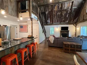 Spacious Relaxing Mountain Retreat - Image 2