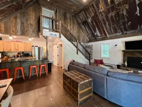 Spacious Relaxing Mountain Retreat - Image 5