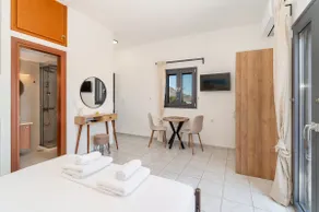 Aspa sunny &cozy beach house in Plaka , Elounda - Image 3