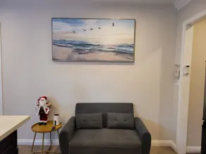 Newly Renovated 1 Bedroom House with Full Kitchen - Image 4