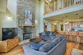 ‘Getaway Chalet’ in Mars Hill w/ Hot Tub & Views! - Image 4