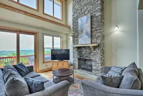 ‘Getaway Chalet’ in Mars Hill w/ Hot Tub & Views! - Image 3