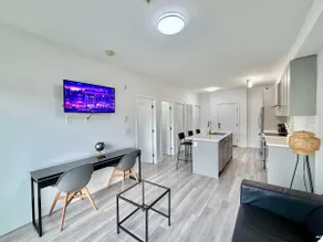 Downtown Condo near Vancouver Skytrain - Image 3