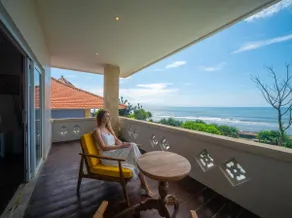 Tranquil Oceanfront Villa Near Sanur w/ Breakfast - Image 2