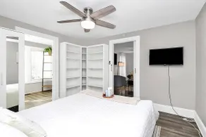 Blue Cottage | 2BR | Downtown + Workspace - Image 5